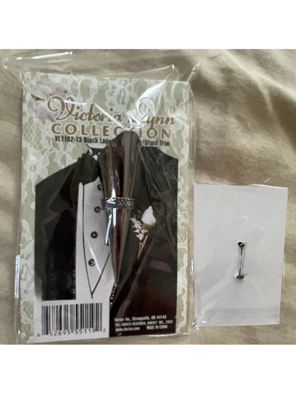 Wilton Keepsake Garter ➕ Victoria Lynn Lapel Vase Pin, NWT & Sealed - Picture 7 of 12